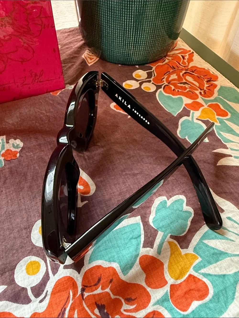 Akila Apollo Inflated - Men's Black Retro Square Sunglasses - Sleek UV Shades - Picture 2 of 8